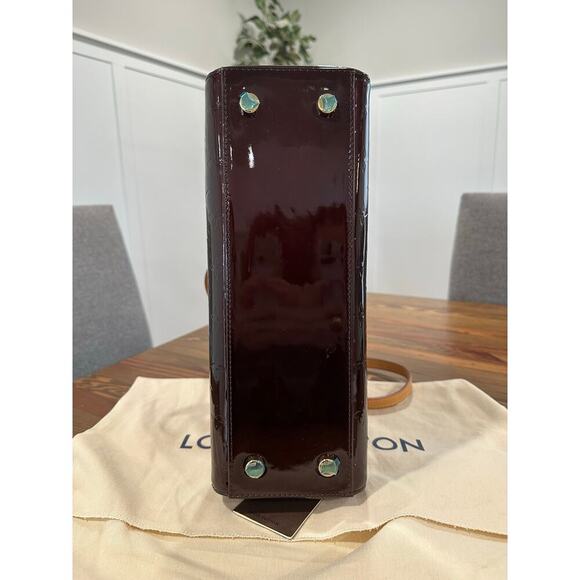 Louis Vuitton Brea MM Vernis Leather Bag - Picture 3 of 16